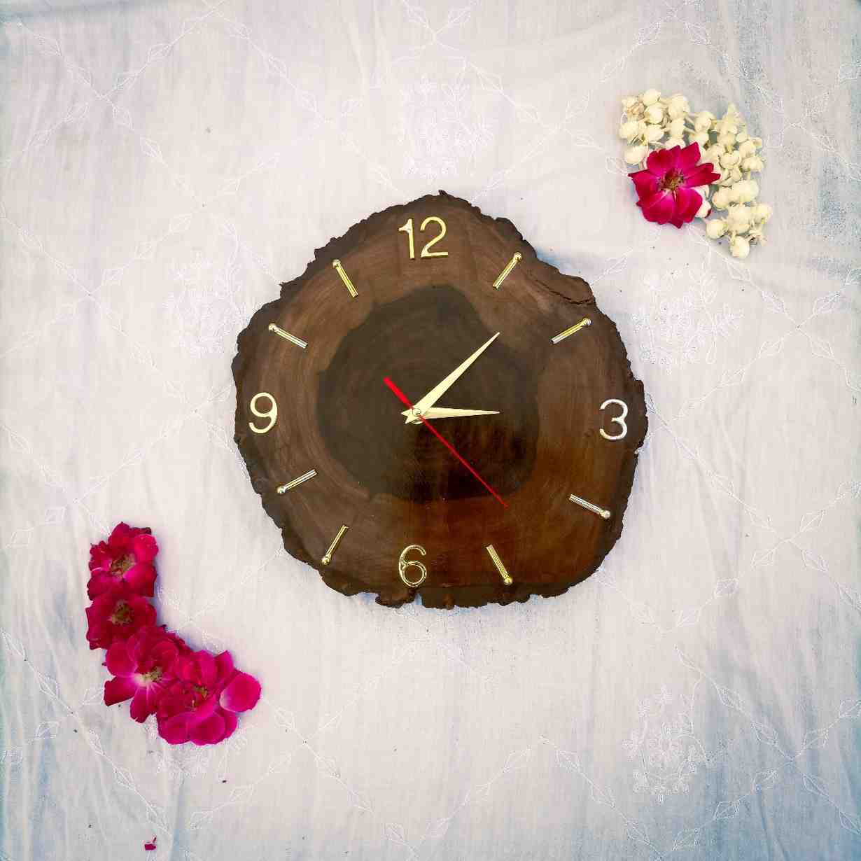 Wooden Log Clock | Made with One Piece